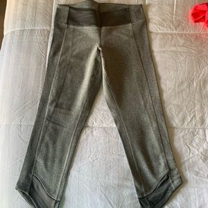 NWOT Lululemon Grey Capri Leggings - Size 6